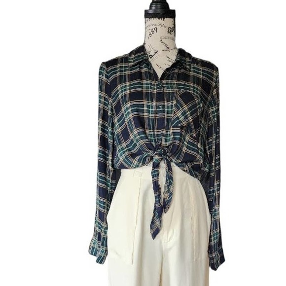 Guess Plaid button down shirt crop tie in front sz medium Green Cottage Holiday - Picture 1 of 6